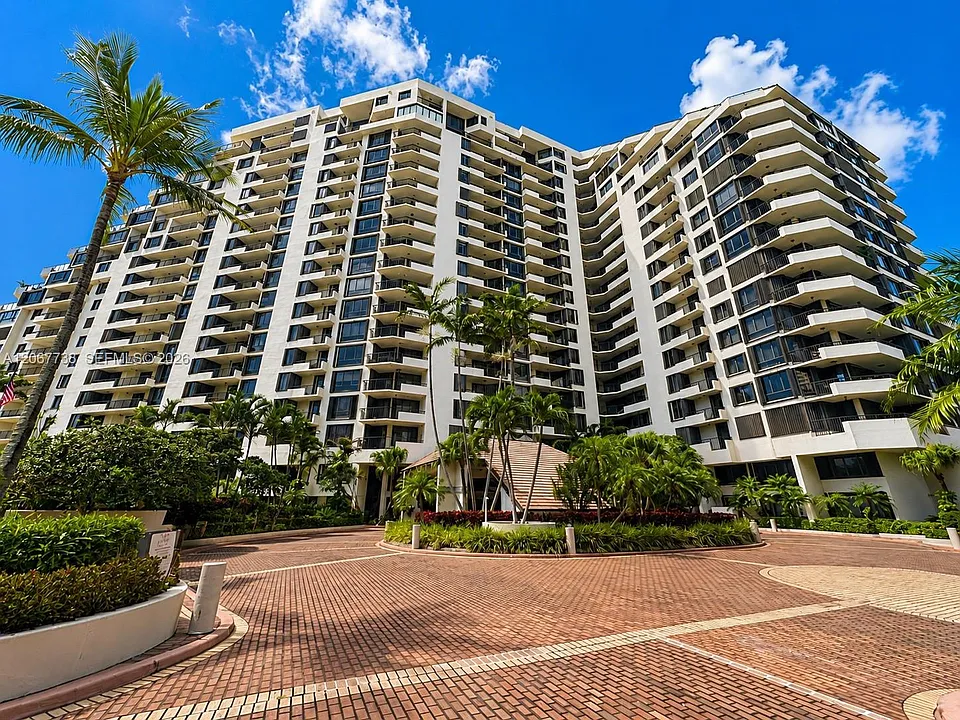 520 Brickell Key Dr #A1710