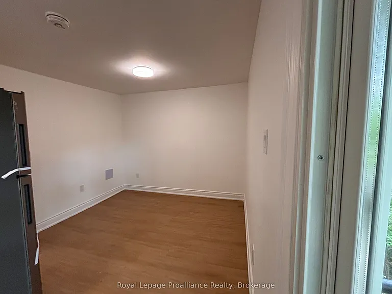 171 Hazlitt St #1 — Photo 14