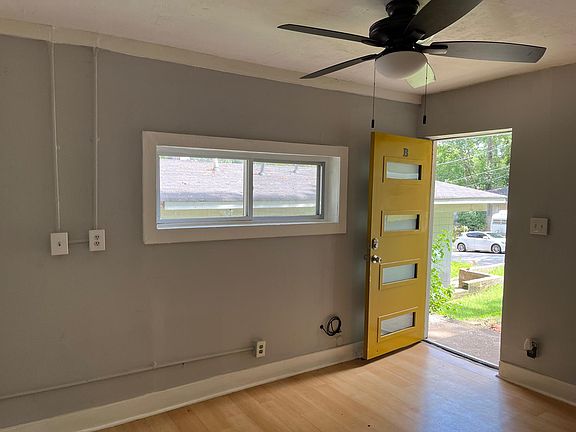 3rd image of 1137 Hunter Pl NW #B