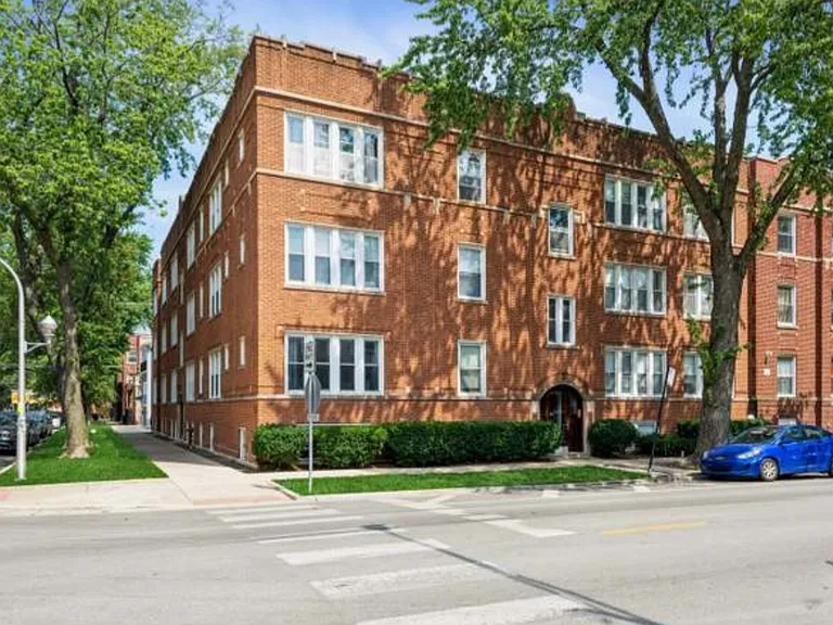 1946 W Touhy Ave #1 — Photo 1