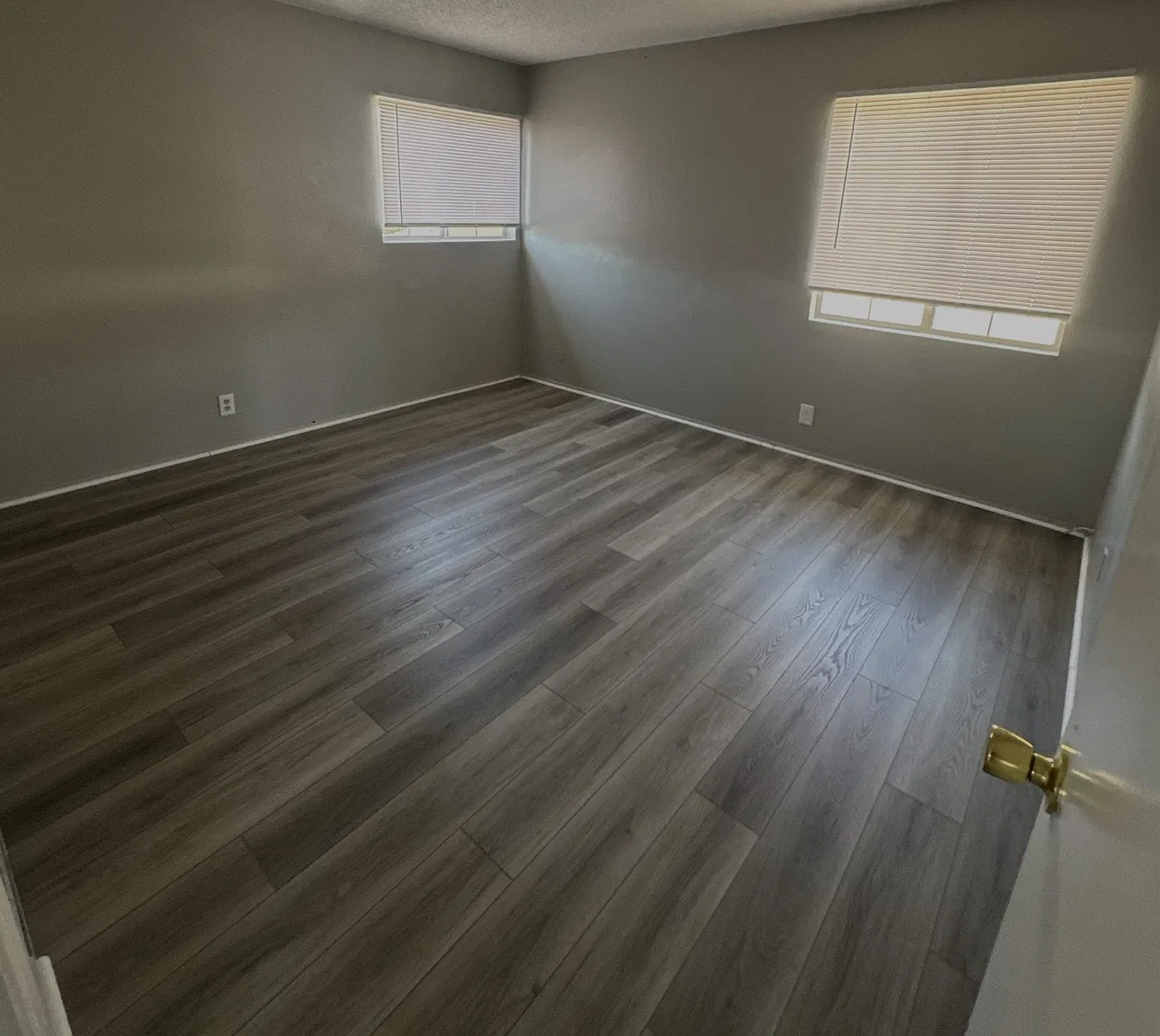 1195 Valencia Ave — Photo 2