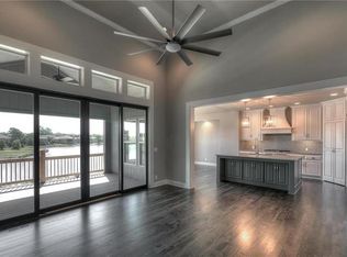 4537 Lakeview Ter, Basehor, KS 66007