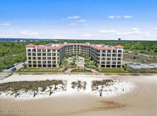 900 Village Ln APT 442, Pass Christian, MS 39571