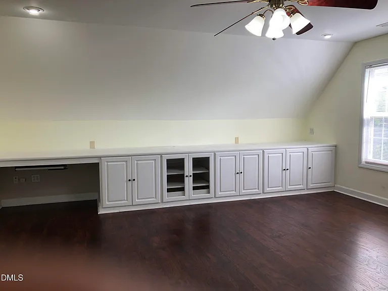 814 Bristol Blue St — Photo 24
