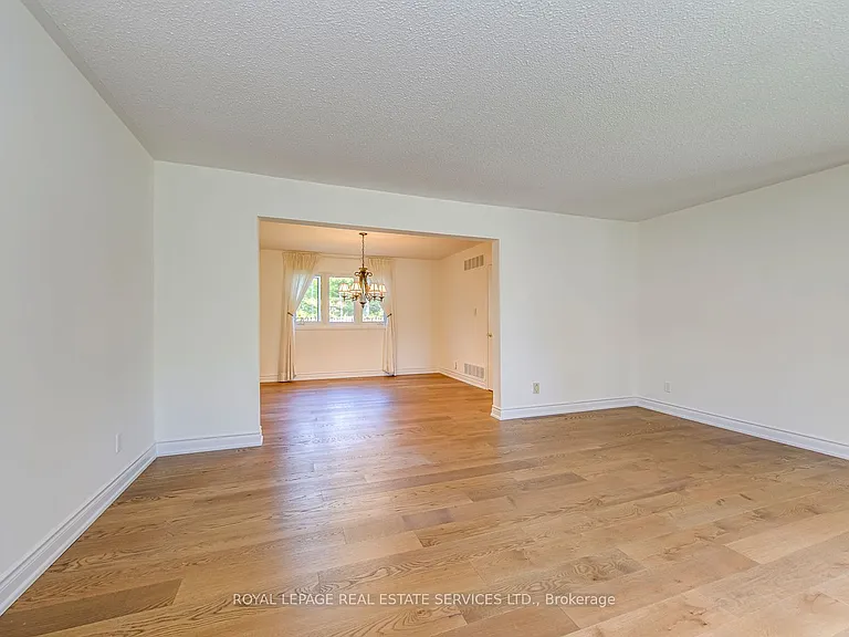 1463 Albion Ave — Photo 6