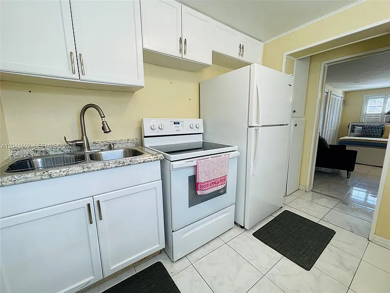 6118 Mayo St #2 — Photo 7