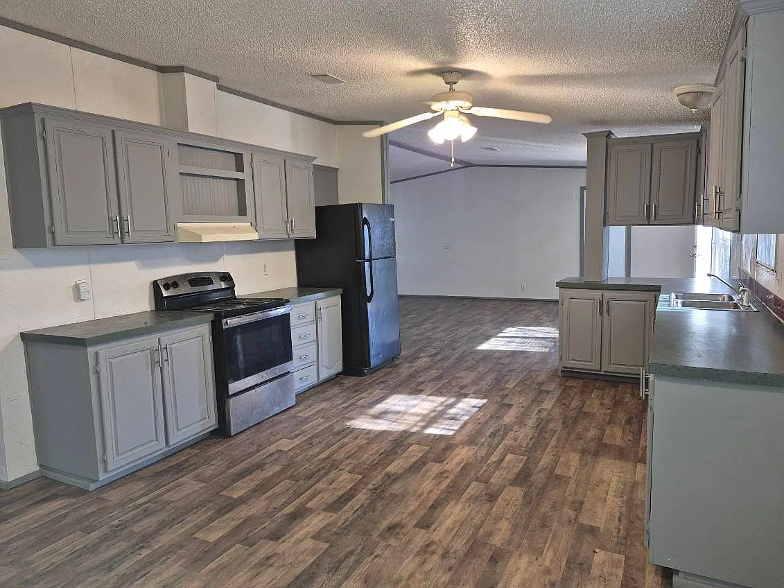 3 bed, 1624 sqft, $1,200 — Photo 3