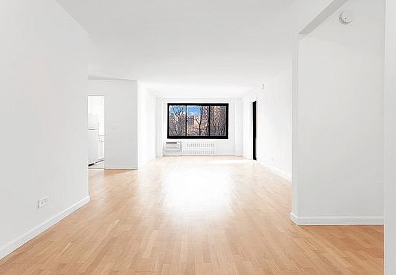 4th image of 10 W 135th St APT 6K