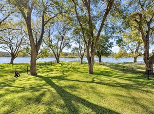 327 Meadowlakes Dr, Meadowlakes, TX 78654