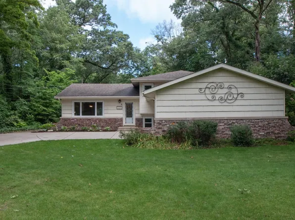 125 Diana Rd, Portage, IN 46368
