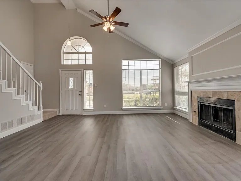 908 Stone Trail Dr — Photo 3