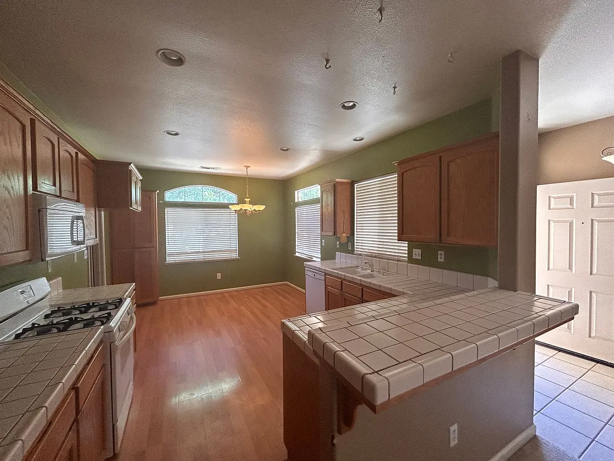 Building Photo - 1719 Fortress Way