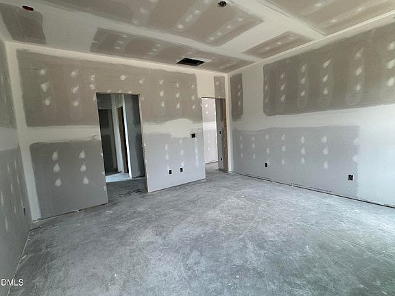 3rd image of 218 Hill Valley Dr