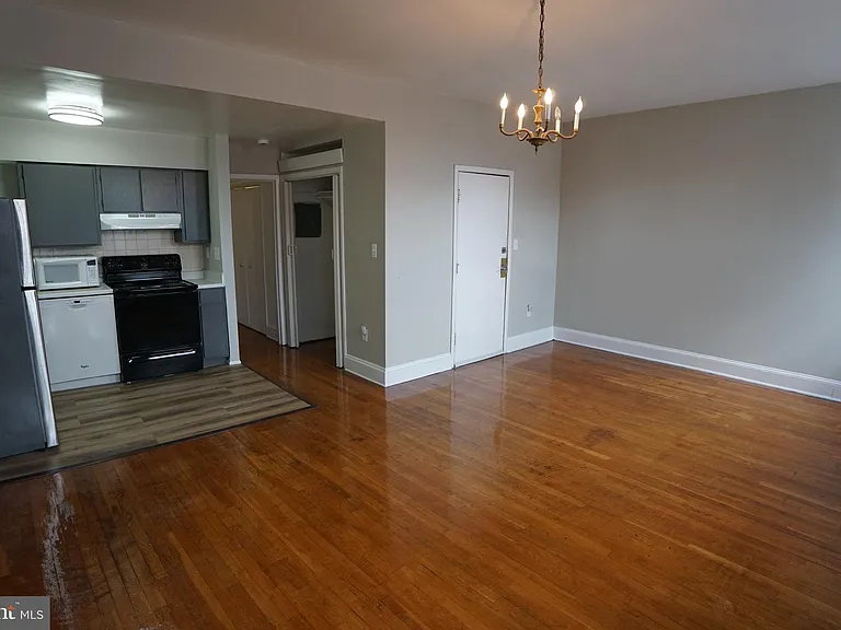 802 Cathedral St #5 — Photo 3