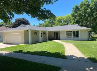 220 Colorado Ave NW, Orange City, IA 51041