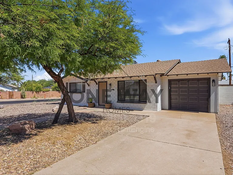 8702 E Sheridan St — Photo 3