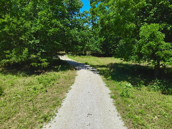 4th image of 000 E 475th Road