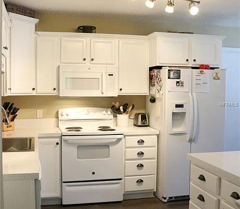 4th image of 970 Laurel Oaks Ln