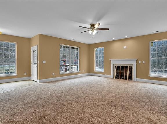 5th image of 2985 Woods Ave