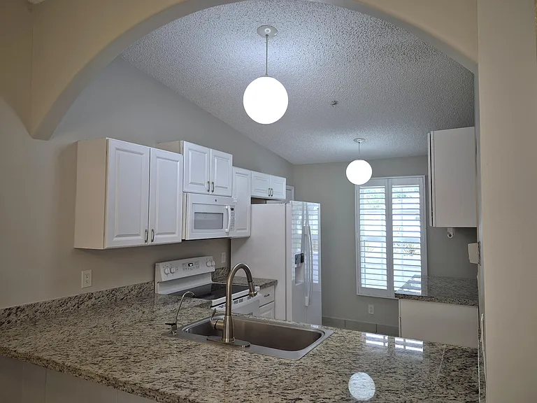 5510 Lakewood Cir S #C — Photo 16