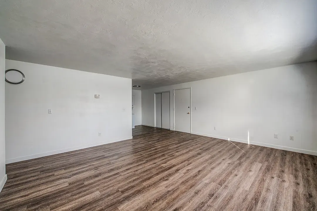 Building Photo - 3609 W Kennewick Ave #12A