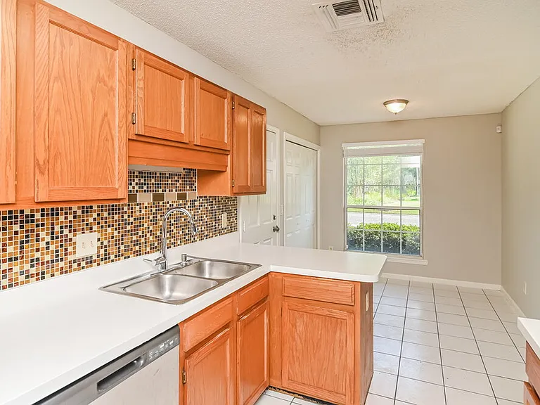4359 Hollygate Dr — Photo 9