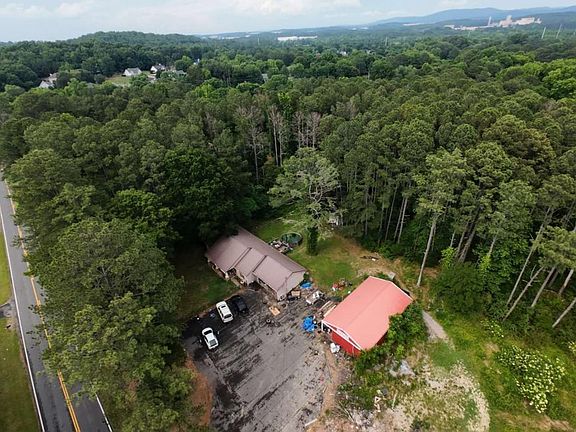 3rd image of 654 Peeples Valley Rd NE