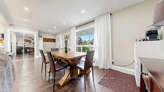 29 Bronte Cres #UPPER — Photo 13