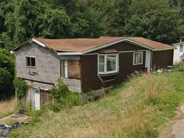 55 View Ave, Rivesville, WV 26588