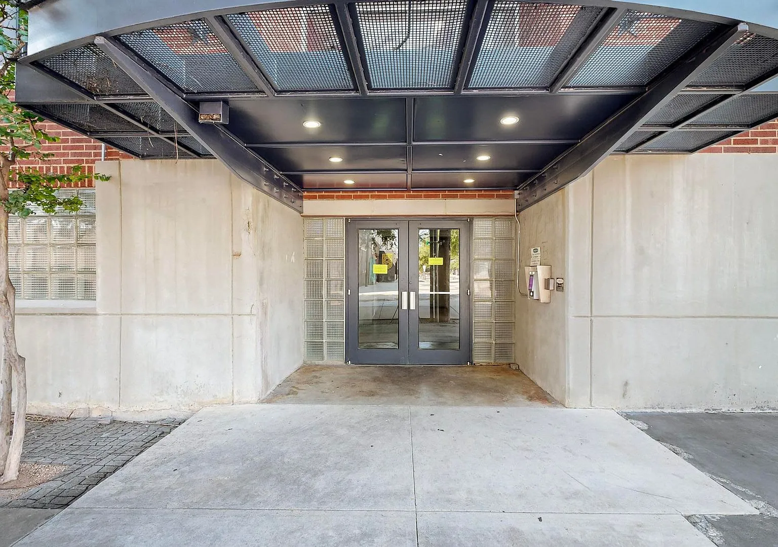 Live the Loft Life in the Heart of Dallas — Photo 2