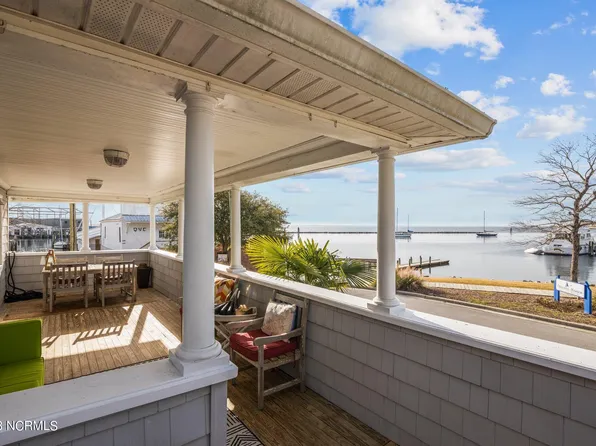 502 S Water Street, Oriental, NC 28571