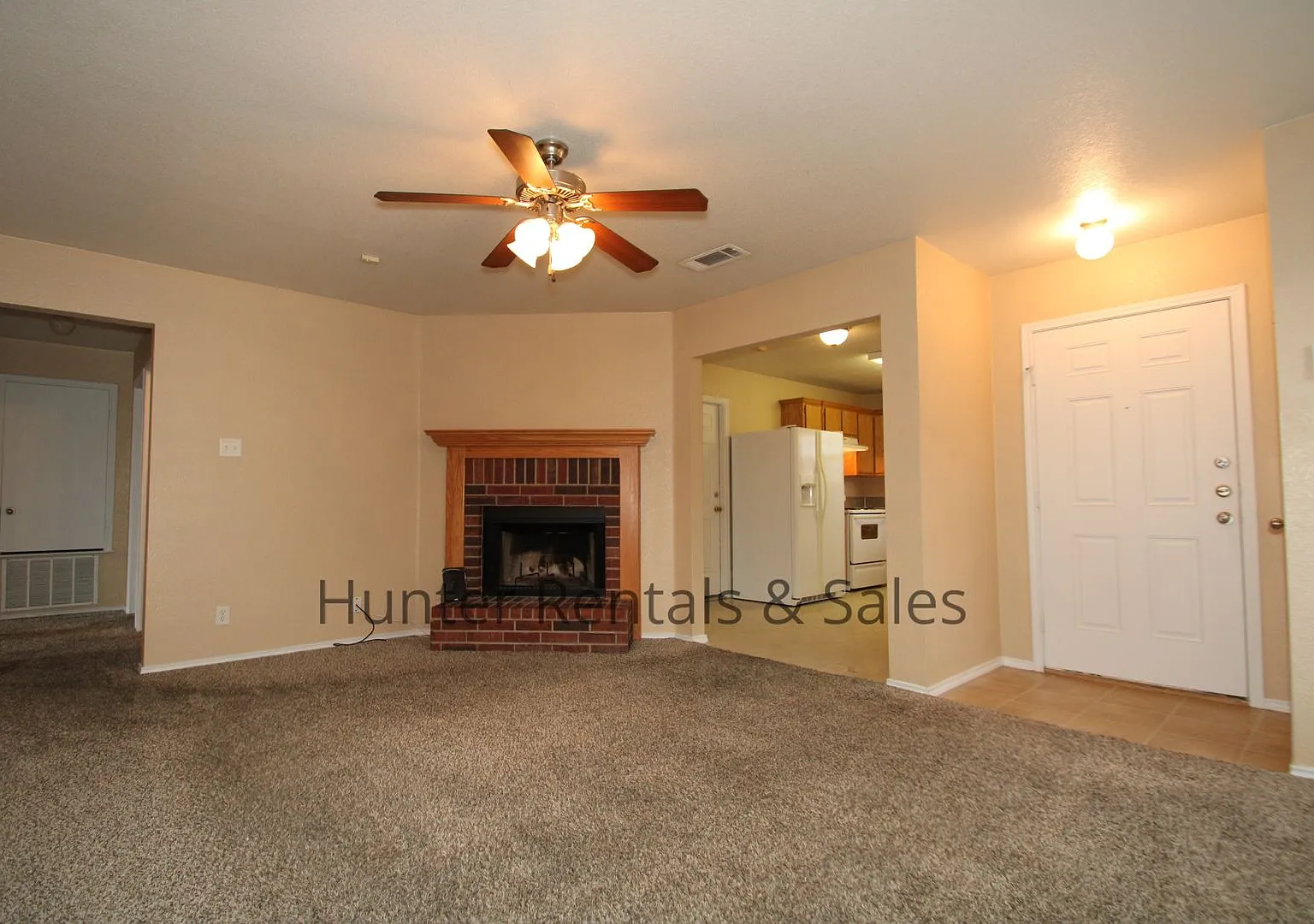 Conveniently Located — Photo 3