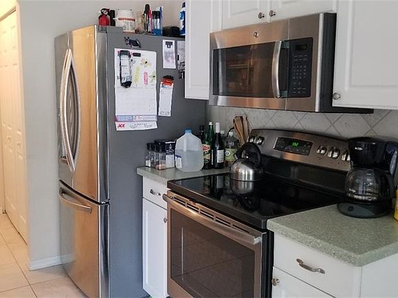4th image of 414 SW 43rd St