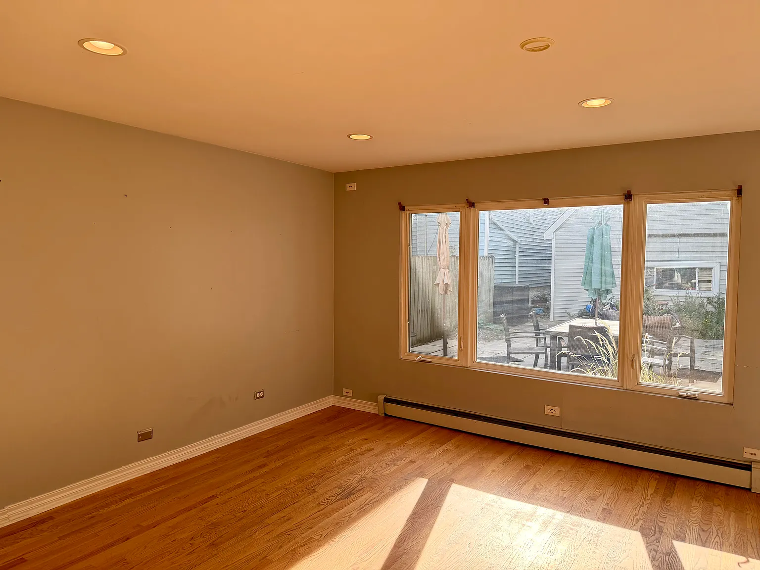 4 bed, 2134 sqft, $4,450 — Photo 4