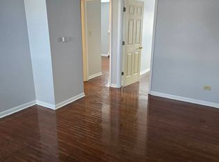 400 W Division St, Villa Park, IL 60181