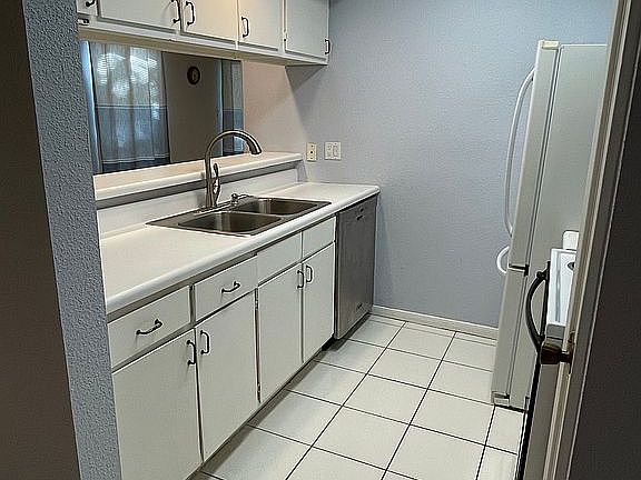 3rd image of 1516 Bay Area Blvd APT C-10