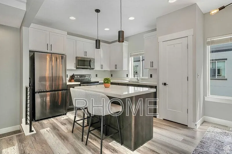 2 bed, 2.0 bath, 1334 sqft, $2,549 — Photo 3