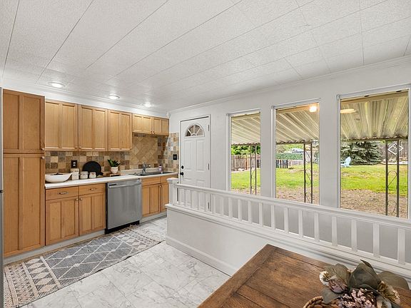 3rd image of 6020 N Douglas Dr