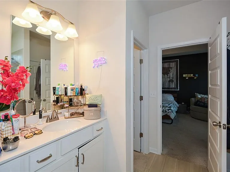 2610 Ravencliff Dr — Photo 20