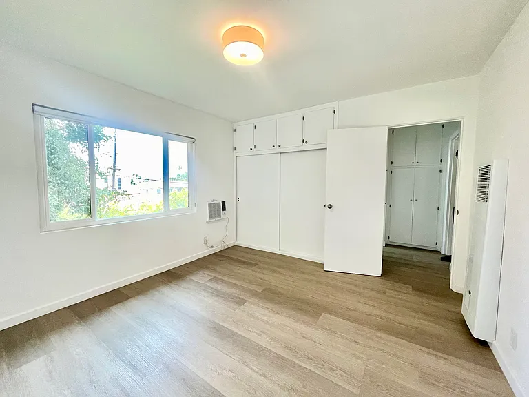 1311 N Fairfax Ave #18 — Photo 10