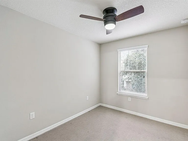 7260 Duxbury Ln — Photo 10
