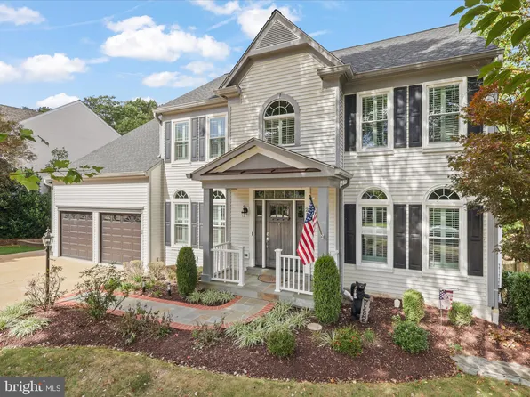 210 W Locust St, Occoquan, VA 22125