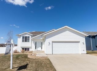 4601 34th Ave NW, Mandan, ND 58554
