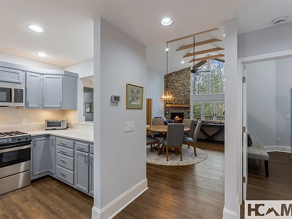 5th image of 19-B Whiteside Mountain RD