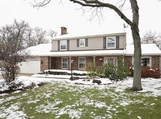 3910 Dean St, Woodstock, IL 60098