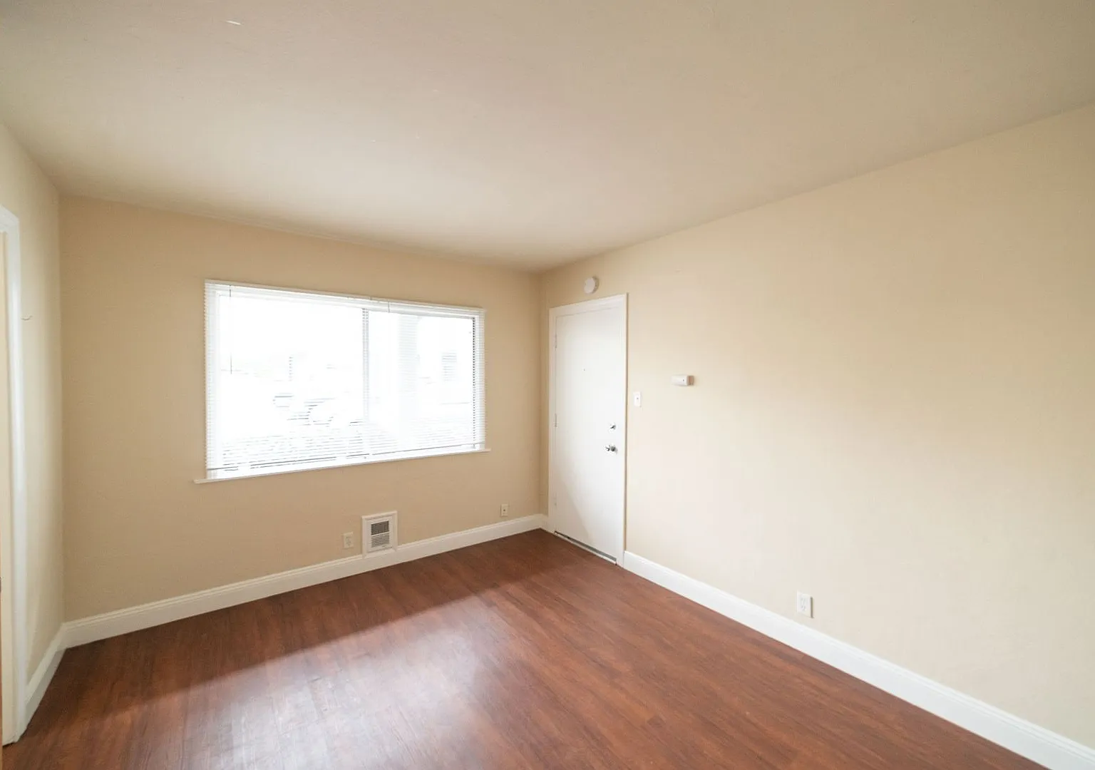 5471 Vicente Way — Photo 2