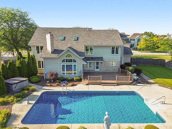3rd image of 1522 Coventry Ln