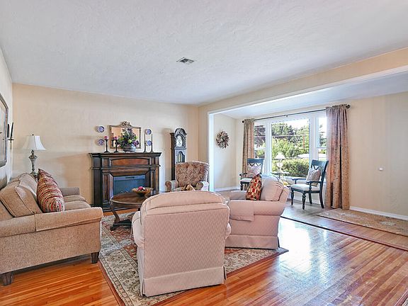 5th image of 1311 Fruitdale Dr