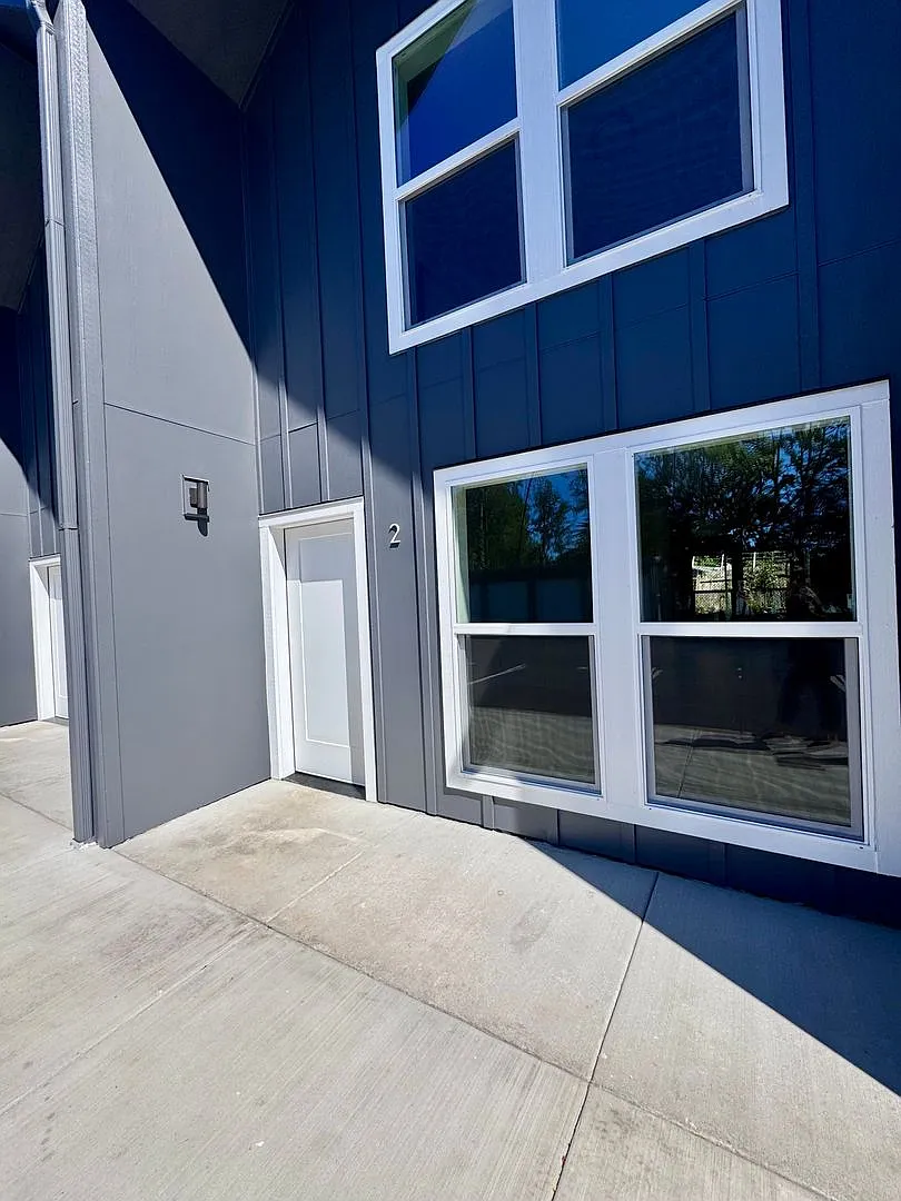1st Months Rent Free ! New Construction, Beautiful, Townhomes! 2 & 3 Bedrm Units Available — Photo 3