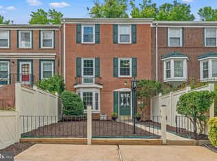 4325 Cedarlake Ct, Alexandria, VA 22309